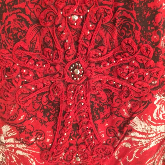 Long sleeve gothic style red T-shirt - Picture 3 of 4